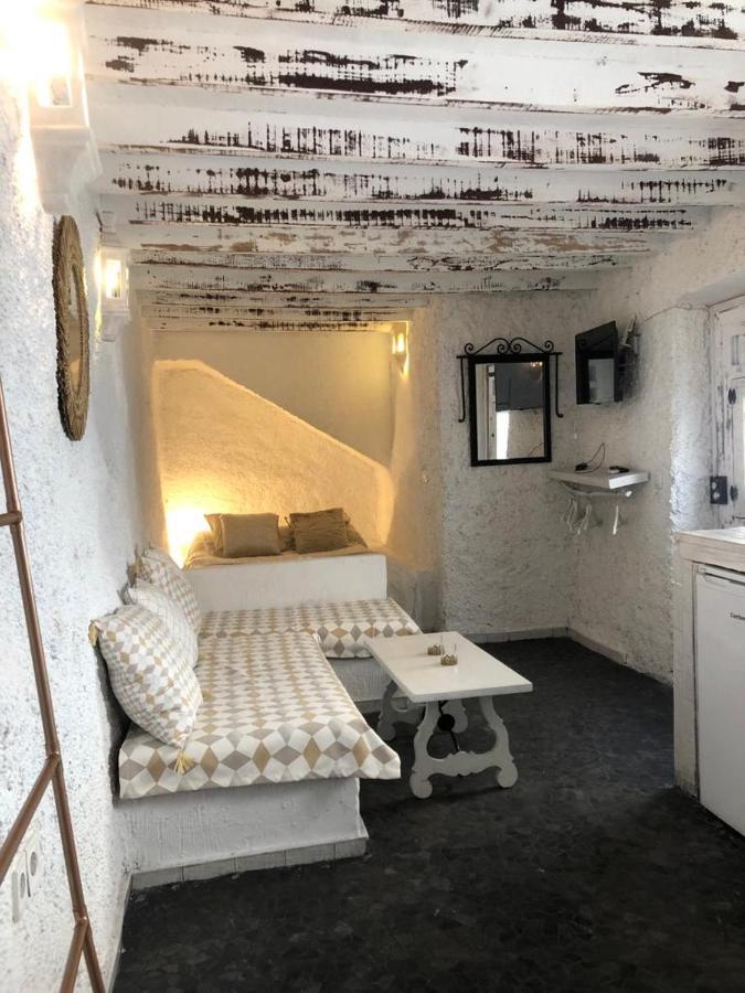 Апартаменти Arya'S Nest Міхас Екстер'єр фото